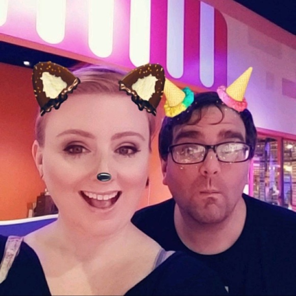 Meet your Posher, Laura - Picture 1 of 7